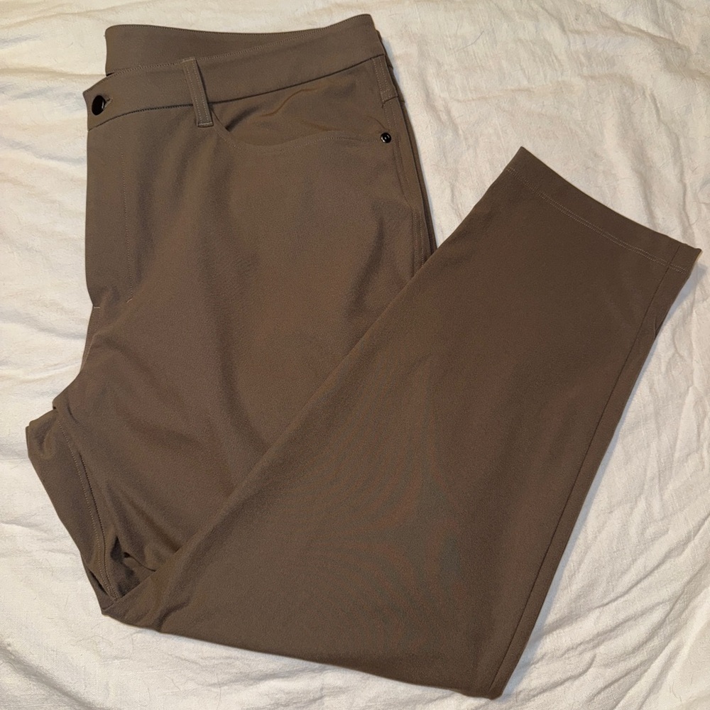 LuluLemon Men’s ABC pant
